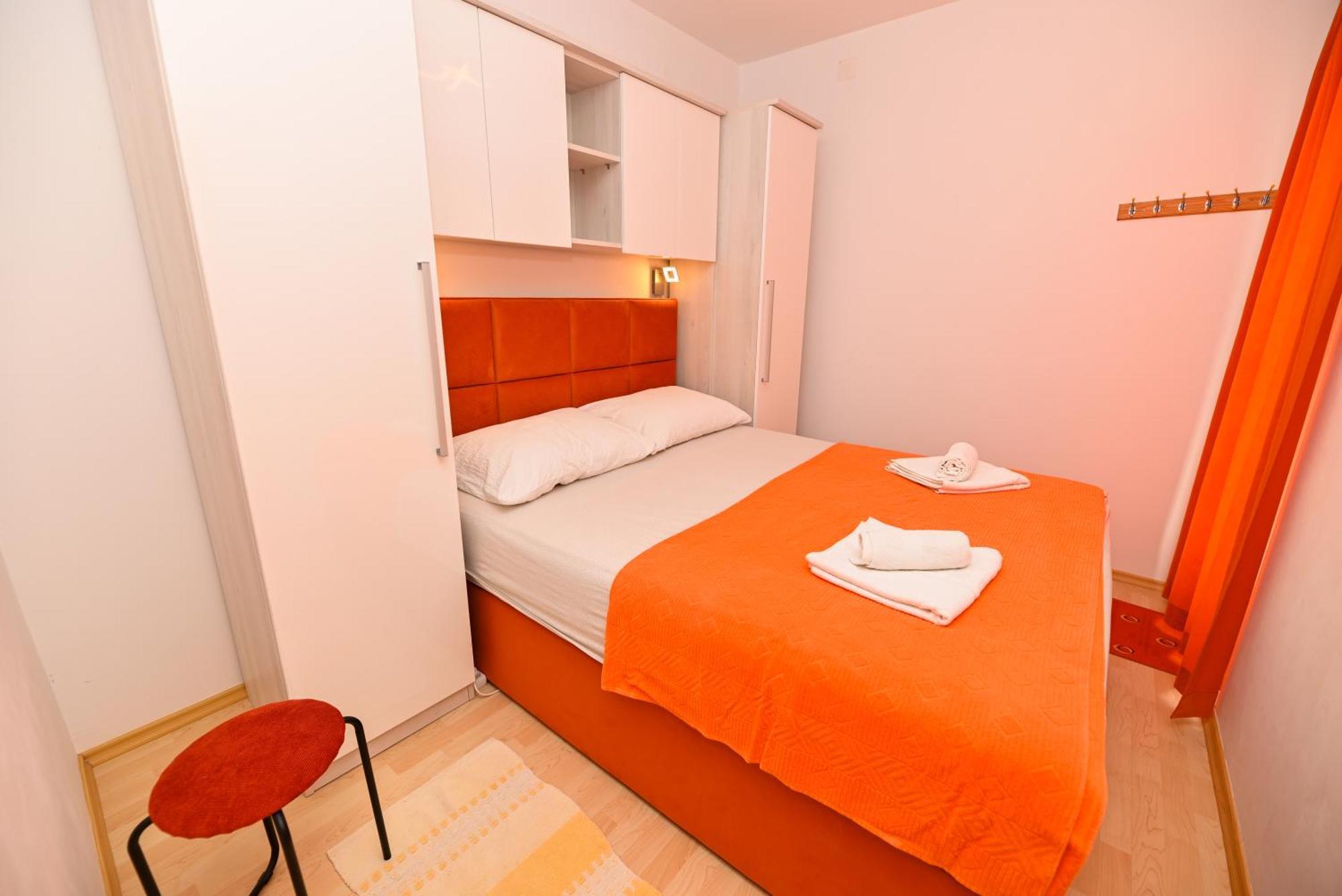 Vila Tatinja Trogir Bagian luar foto