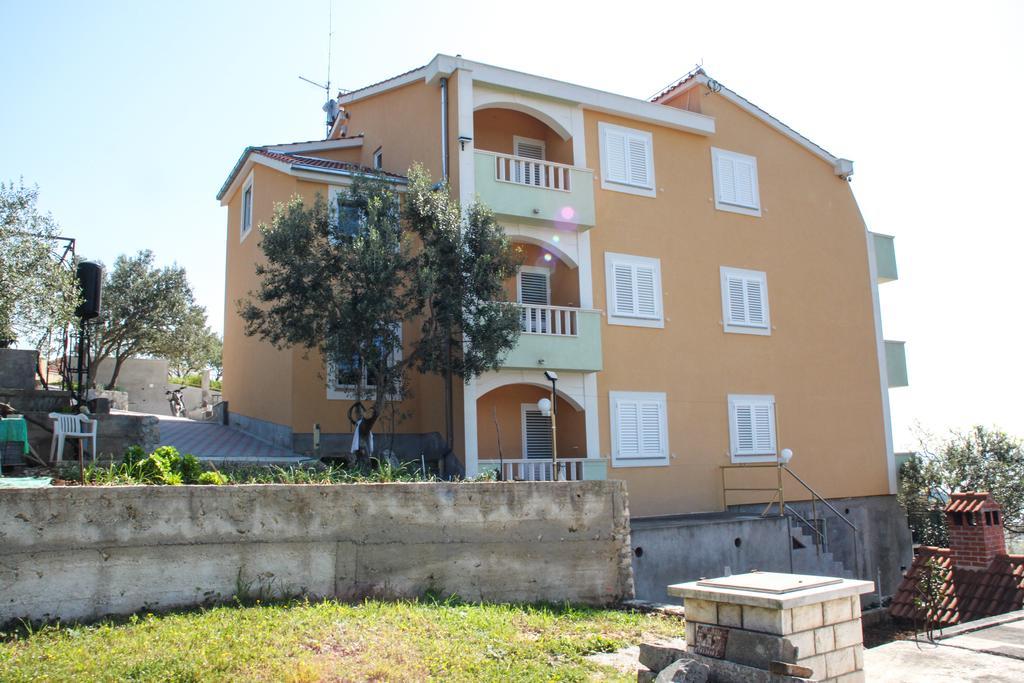 Vila Tatinja Trogir Bagian luar foto