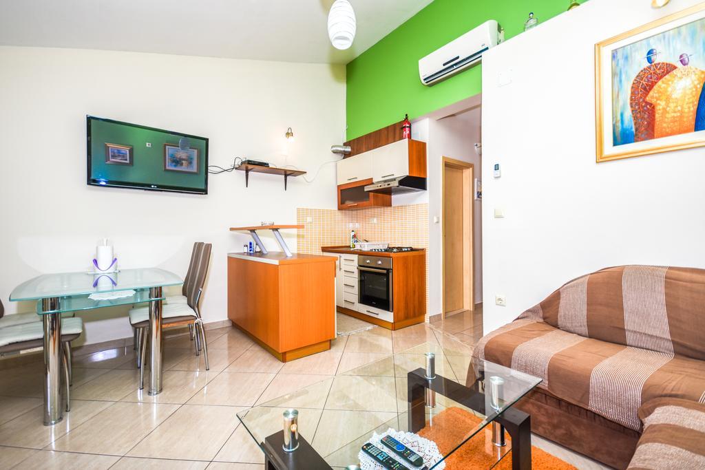 Vila Tatinja Trogir Bagian luar foto