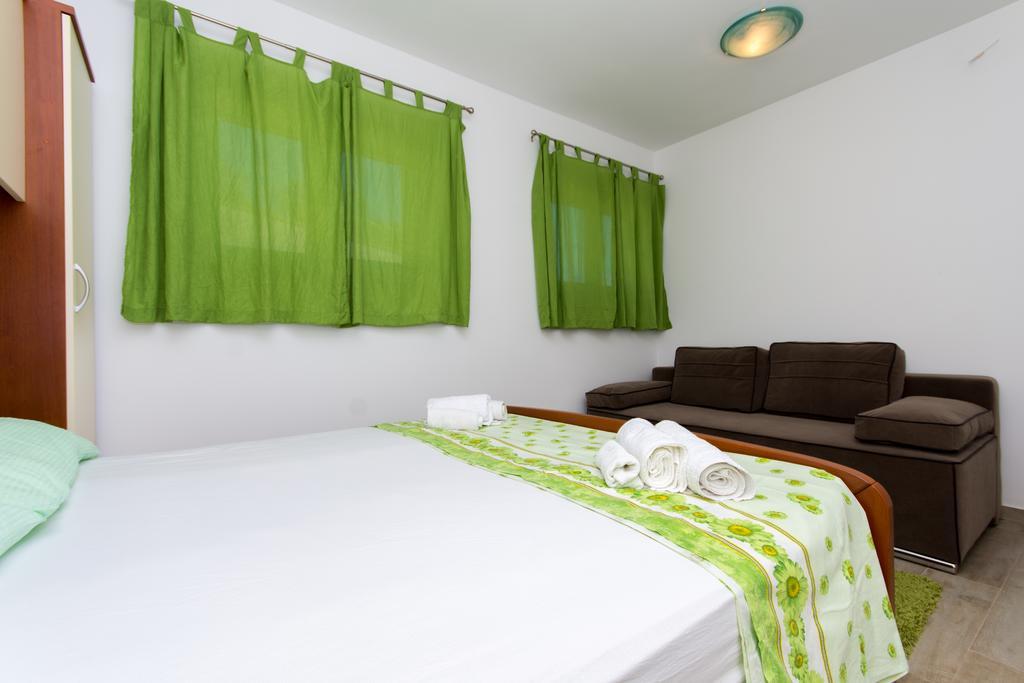 Vila Tatinja Trogir Bagian luar foto
