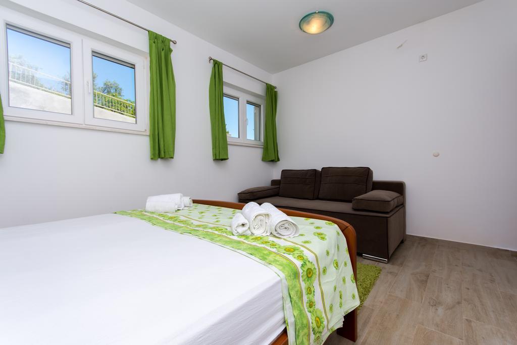 Vila Tatinja Trogir Bagian luar foto